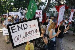 Click to enlarge Israeli protesters