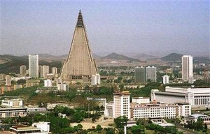 Click to enlarge Ryugyong Hotel