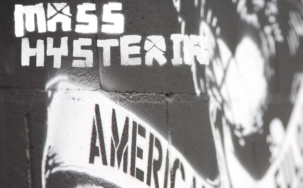 17_American_Eulogy_Mass_Hysteri.jpg