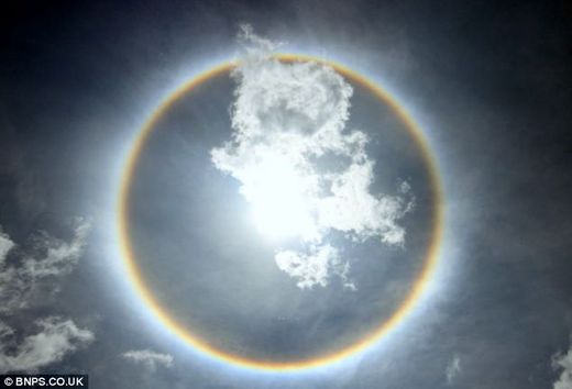 sun dog halo ice crystals