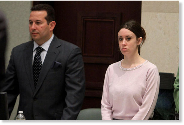 casey anthony trial pics of jury. Casey Anthony stands in the