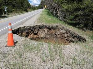 Deepest Sinkhole on 45 Foot Deep Sinkhole Closes Us 24 North Of Leadville  Colorado
