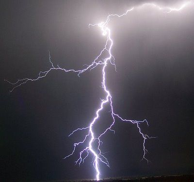 http://www.sott.net/image/image/s5/110724/full/lightening.jpg?iact=hc&vpx=491&vpy=135&dur=2902&hovh=217&hovw=232&tx=143&ty=85&sig=109280397134983256031&ei=JrgnUNqOEIes2gWO-ICQAg&page=1&tbnh=128&tbnw=139&start=0&ndsp=18&ved=1t:429,r:2,s:0,i:83