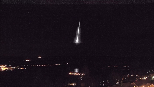 Click to enlarge Fireball over Odda