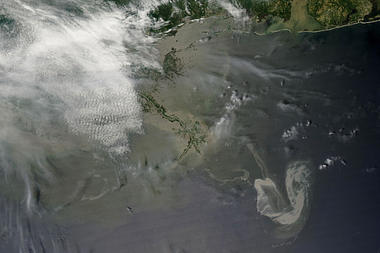 Click to enlarge NASA image shows a close up view of a massive oil slick