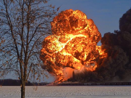train derailment, oil explosion train