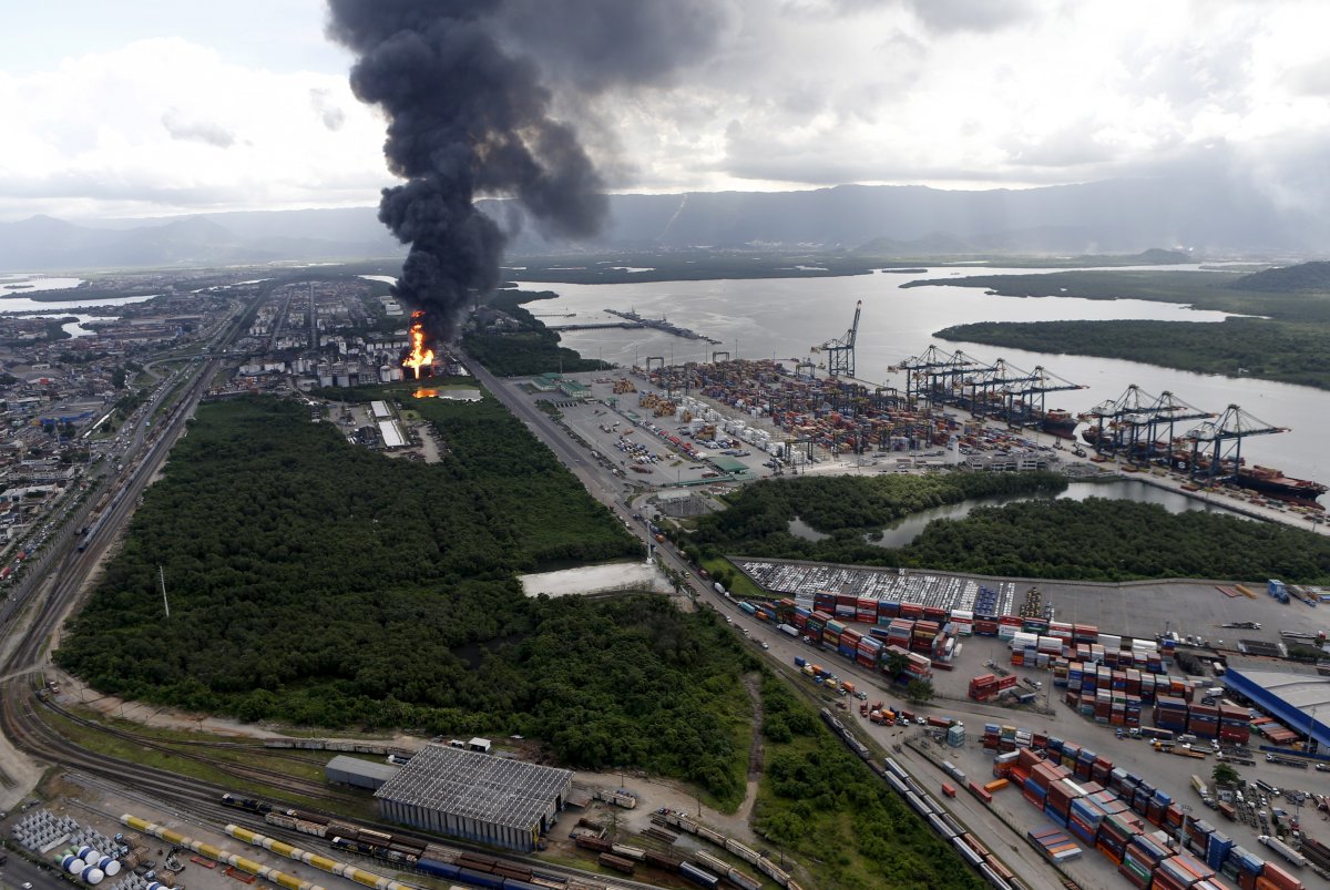 Click to enlarge Fuel storage tank fire brazil