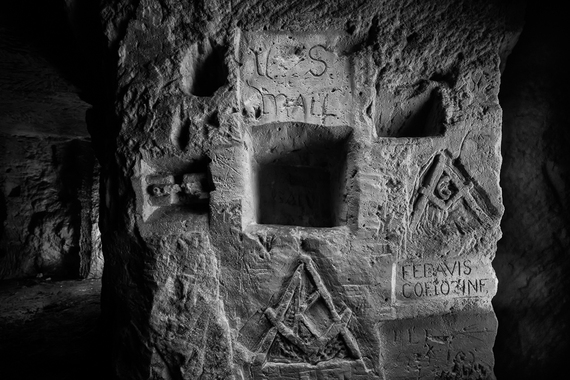 us mailbox carved underground france