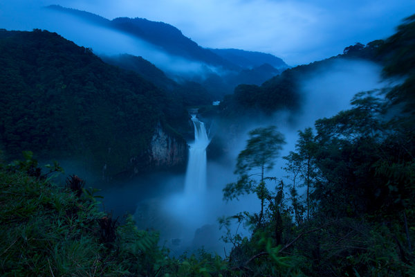 Click to enlarge Coca River waterfall