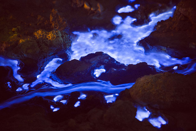 Click to enlarge East Java molten sulfur flow