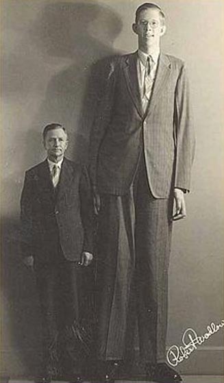 Click to enlarge Robert Pershing Wadlow, tallest person