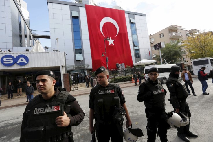 Turkish police storm tv building