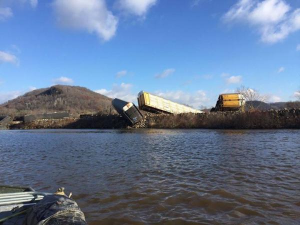 Click to enlarge Wisconsin trail derailment