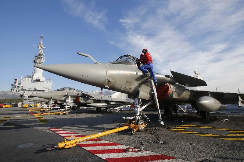 Click to enlarge France fighter jets syria