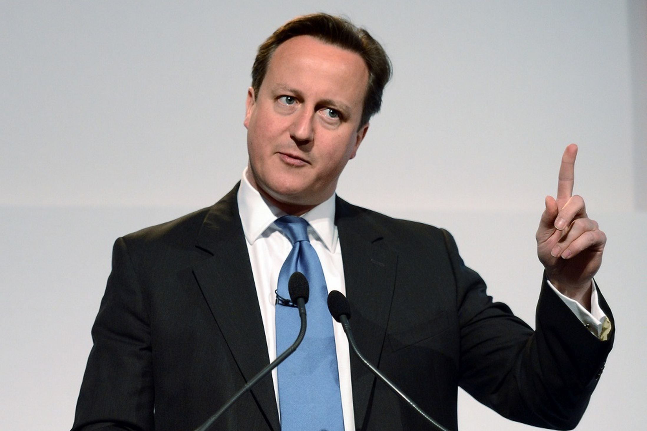 David Cameron izjavio da je njegova ranija tvrdnja o broju umjerenih pobunjenika u Siriji bila pogrešna