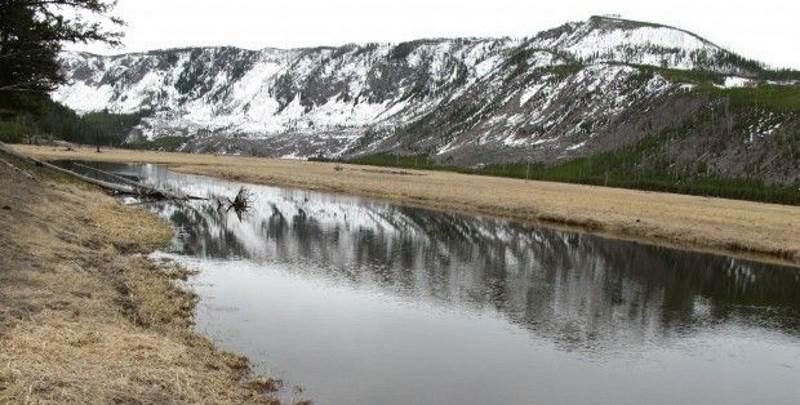 Click to enlarge Yellowstone volcano caldera