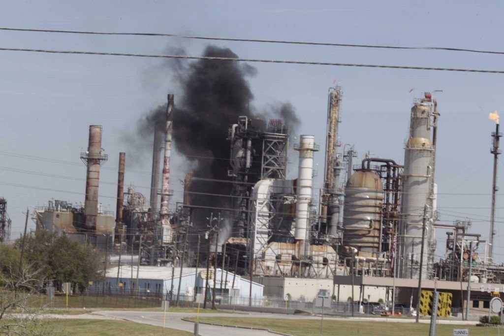 pasadena texas oil refinery explosion 2016