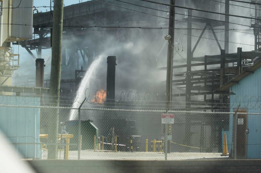 pasadena texas oil refinery explosion 2016