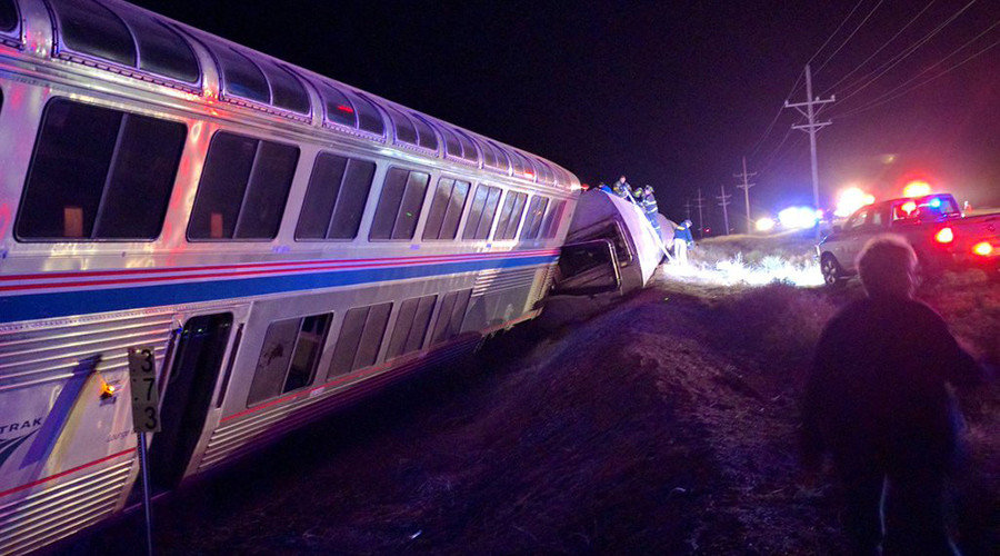 derailed amtrak train