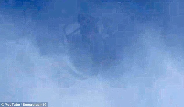 Click to enlarge cloaked ufo2