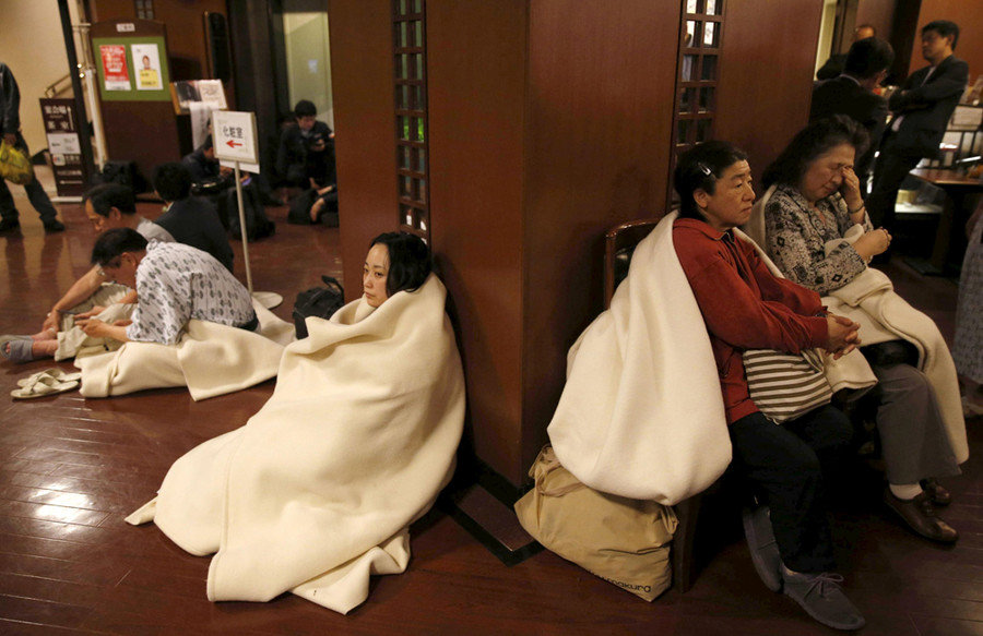 Click to enlarge Japan earthquake shocked people