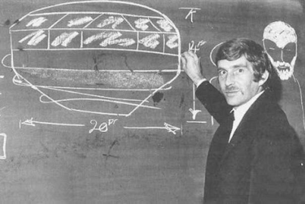Click to enlarge Man drawing UFO