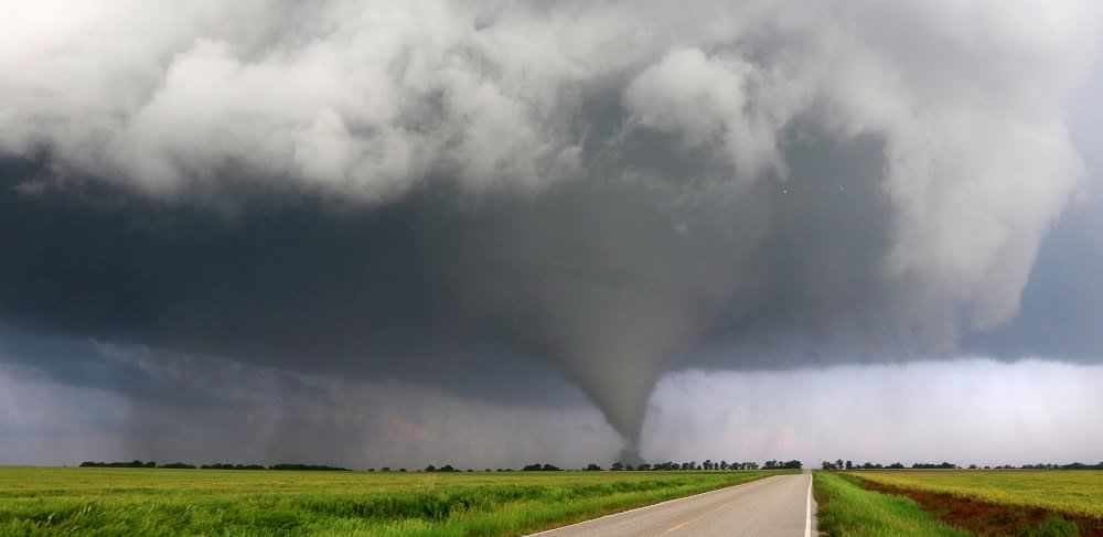 tornado near Niles, Kansas