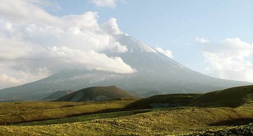 Click to enlarge Klyuchevskaya Sopka in Russia erupts
