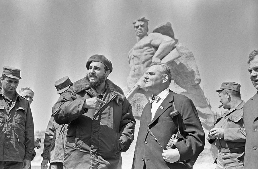 Cuban leader Fidel Castro (left) talking with sculptor Yevgeny Vuchetich (right), the author of a memorial complex on Mamayev Hill 