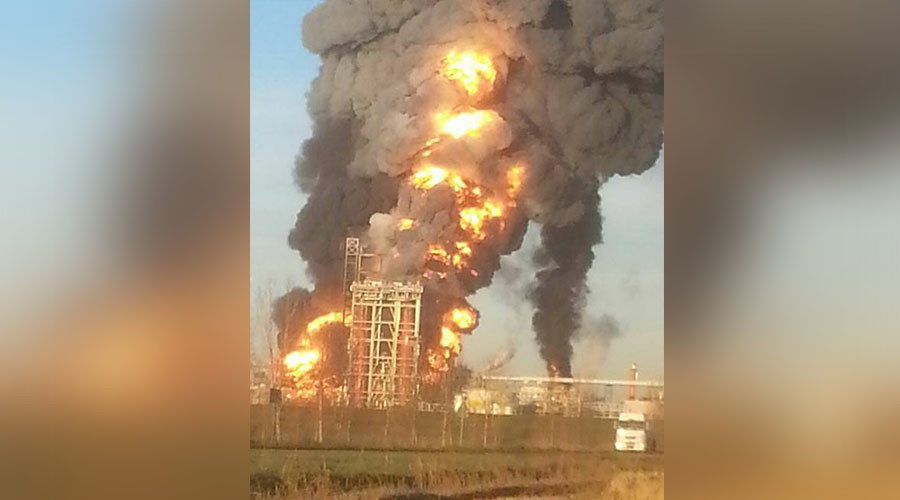 Explosion at Italian oil refinery, residents ordered to stay indoors