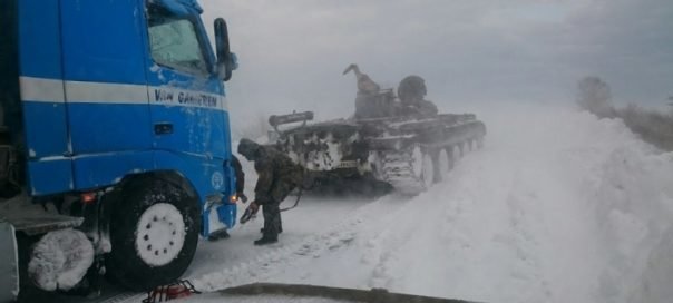 Bulgarian military join in clearing snow-bound Trakiya Motorway