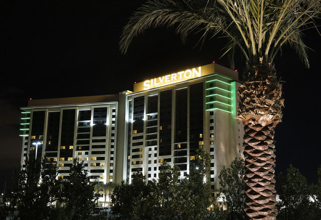 Las Vegas: Elderly couple commits suicide by jumping off of casino parking garage