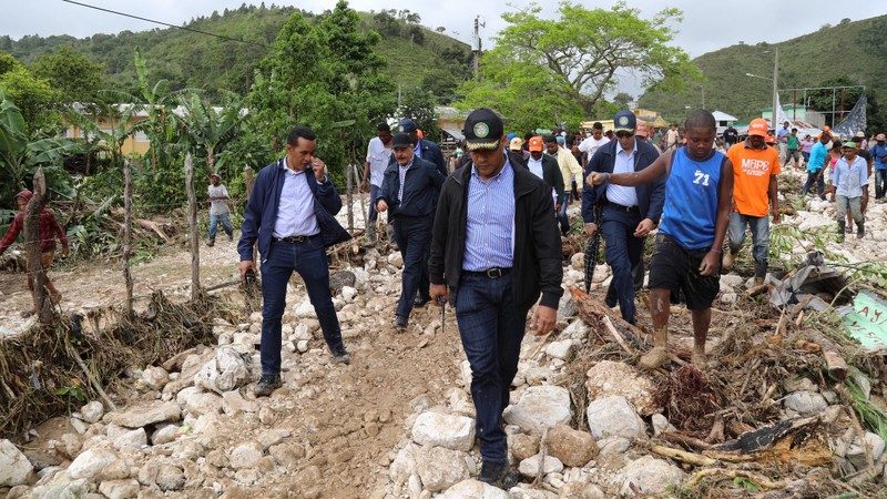 President Danilo Medina visits flood hit areas of Barahona, Dominican Republic, April 2017.