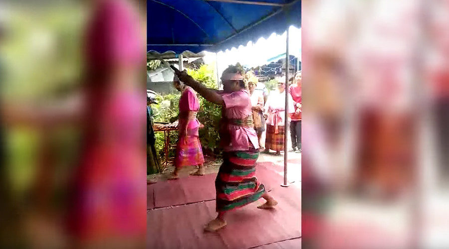 Thai 'medium' fatally stabs himself in heart as ritual goes horribly wrong (VIDEO)