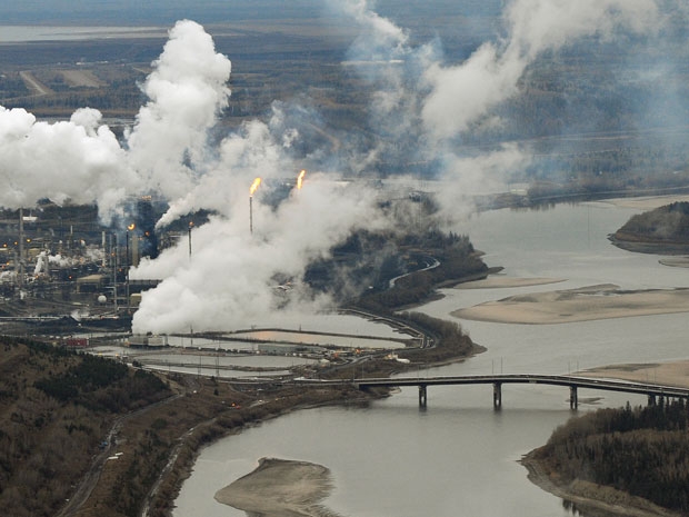 Click to enlarge Suncor oil sands extraction facility