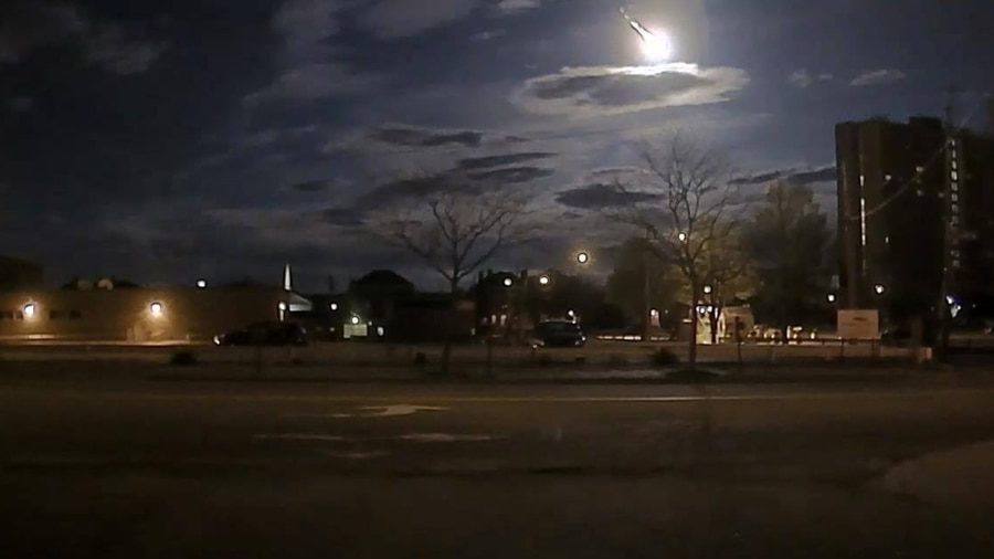 This fireball was photographed over the sky of Portland, in the United States, in May 2016.