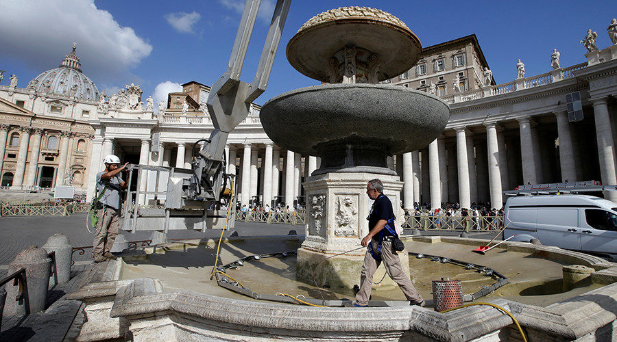 Vatican City fountain