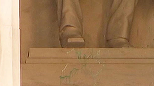 Lincoln Memorial Vandalized With Green Paint