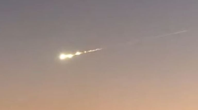 Meteor fireball explodes over Mauritius and Reunion