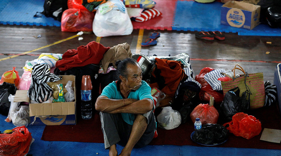 Click to enlarge Bali evacuated people