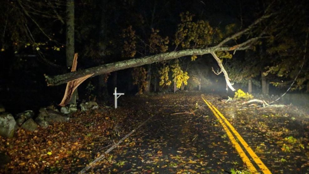 Storm leaves thousands without power in Southern New England