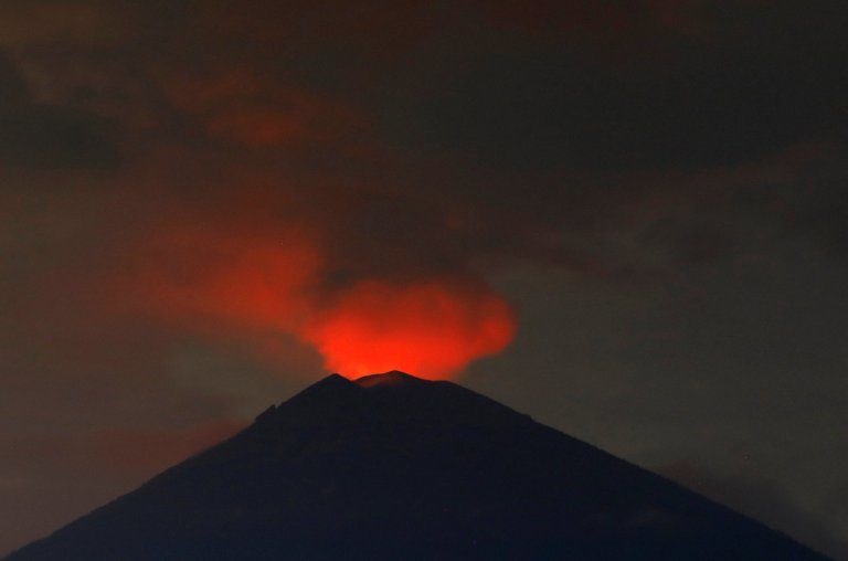 mount agung eruption Bali December 2017