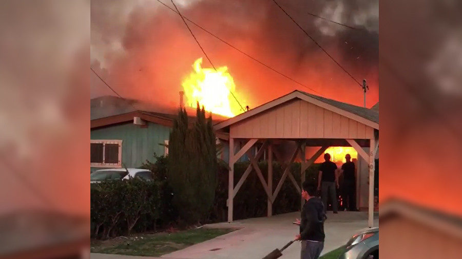 Click to enlarge small plane crashed into a home in San Diego
