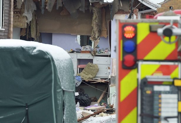 Click to enlarge house explosion leicester3