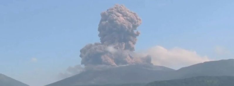 Explosive eruptions continue at Shinmoedake volcano, Japan