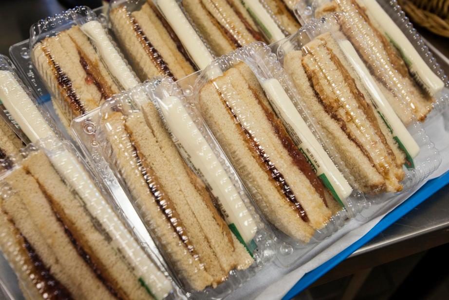 Sandwiches in plastic containers