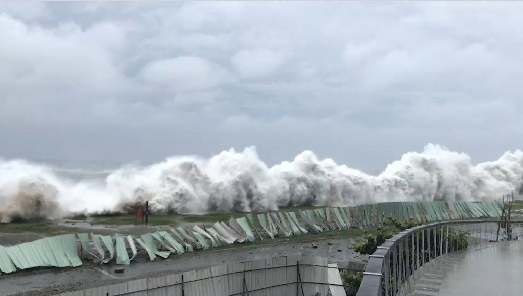 Click to enlarge waves