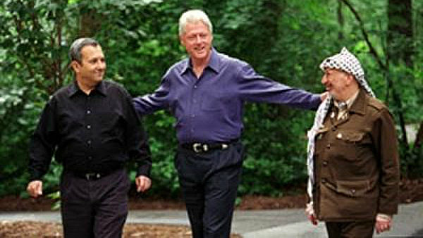Ehud Barak,  Bill Clinton, Yasser Arafat at Camp David