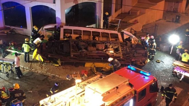 Tram overturned in Lisbon