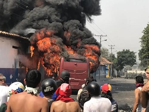 venezuela convoy fire